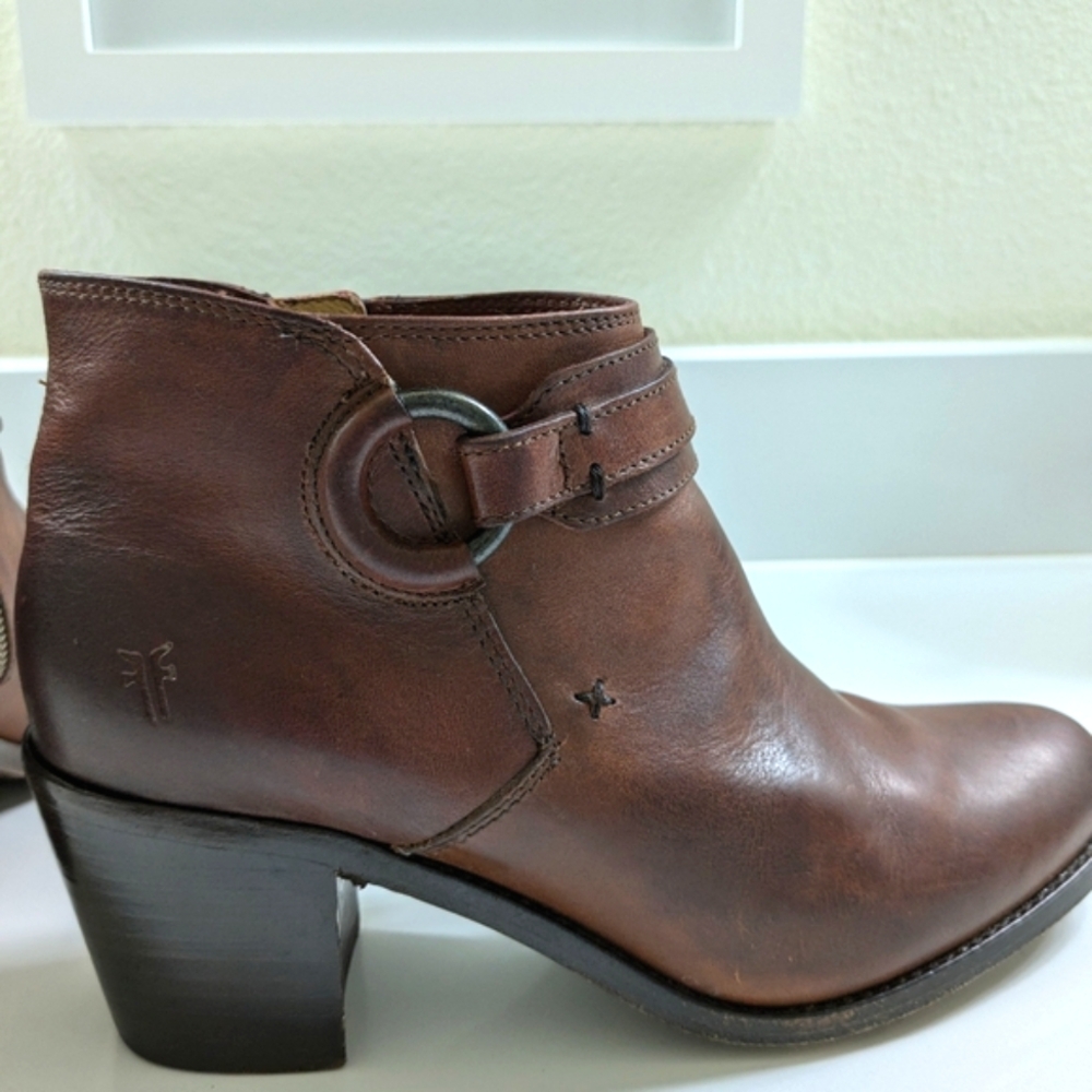 Frye Janis ring bootie